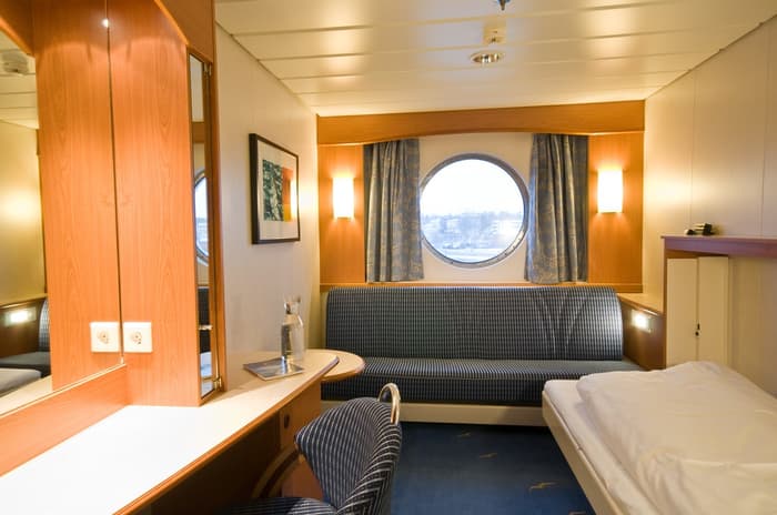Hurtigruten MS Midnatsol Artic Superior Upper deck.jpg